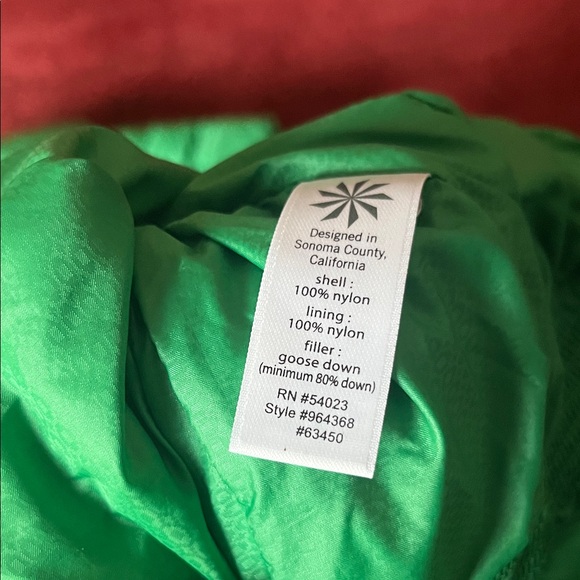 Athleta Downalicious Puffer Vest Goose Down - Picture 5 of 6